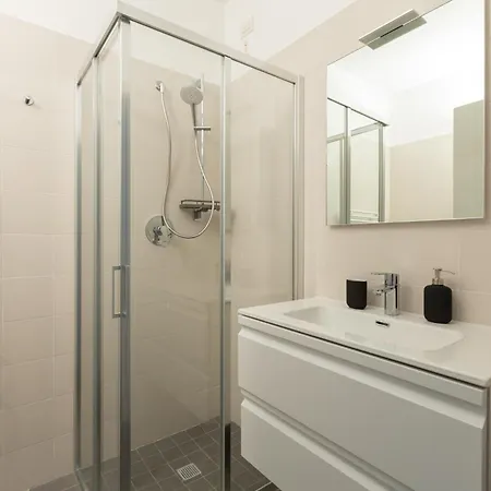 Porta Nuova Bright And Roomy Flat Milan Exterior photo