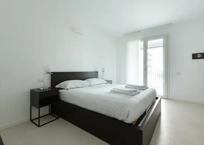 Porta Nuova Bright And Roomy Flat